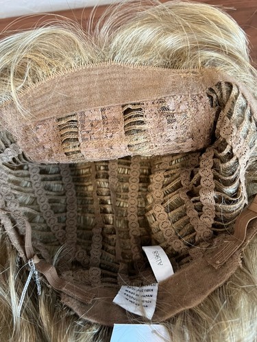 Paula Young Synthetic Ellerey Wig Blonde New W/O Tags Never Used Great Condition - Picture 8 of 15