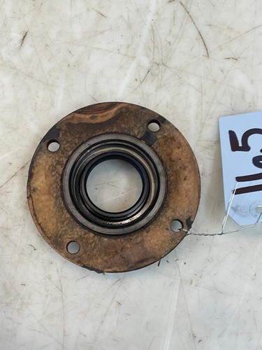1986 Ford 1910 Tractor PTO Seal Holder Retainer Cap - Picture 3 of 7
