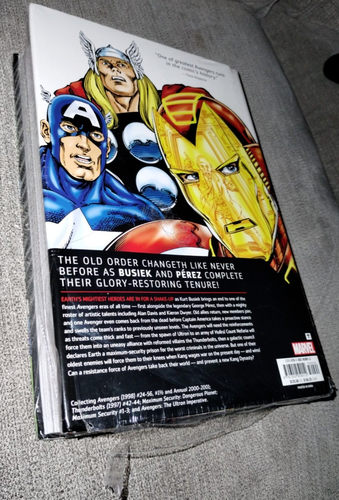 Avengers by Busiek & Perez Omnibus Vol. 2 25th Issue Cover Minor Wear New Sealed - Picture 8 of 10