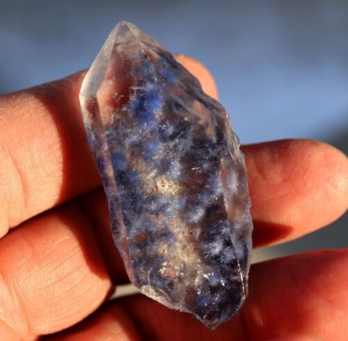 Acicular Dumortierite Included, big Quartz crystal. Vaca Morte Bahia, Brazil. - Picture 3 of 8