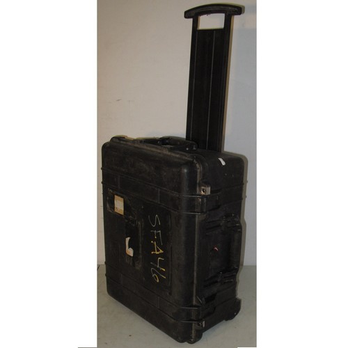 Pelican Protector 1560 Case 23x18x11 OD 19x15x9 ID Wheels PullOut Handle Damaged - Picture 2 of 19