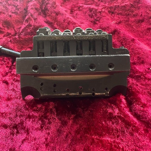 80s YAMAHA SG1300TS Limited Tremolo Bridge Black - Picture 6 of 8