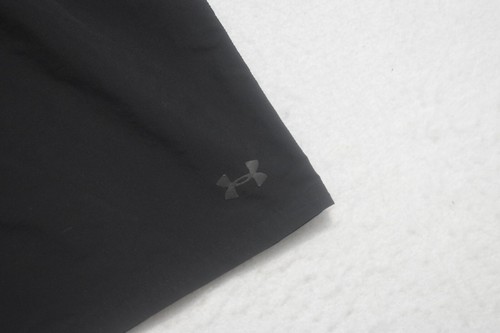 Under Armour Gym Shorts Black HeatGear Loose Performance With Pockets Boys XL - Picture 2 of 6