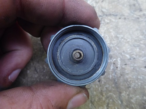 1980 Honda XL185S XL185 Enduro H1700) misc carburetor parts cap slide spring - Picture 4 of 12