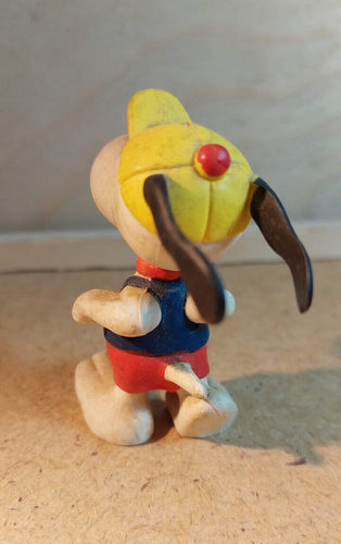 Schleich Snoopy Runner | PVC Figure - Picture 2 of 3