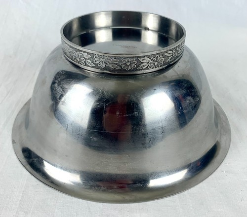Vintage Stainless Steel Serving Bowl 7.5 inch Floral Pedestal Base Made in Japan - Picture 3 of 12