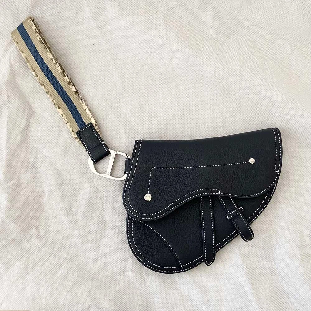 Pochette de selle Dior bleu marine