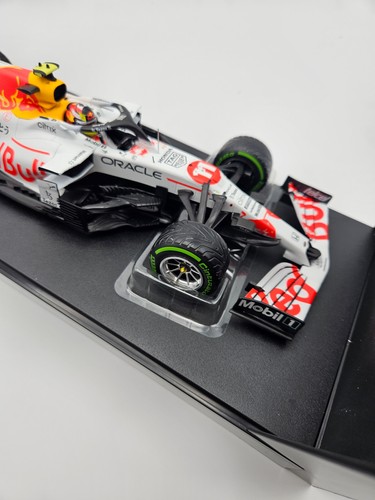 SERGIO PERREZ RED BULL RACING RB16B 1/18 Minichamps 110211611 Turkish GP 2021 - Photo 9 sur 16
