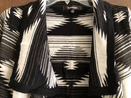 Damengröße S Langarm schwarz & weiß Pullover Rückenlänge 22" vorne 28" - Bild 3 von 4