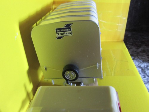 A295 Britains 42128 Land Rover Defender Trailer Ifor Williams 1:3 2+ Box - Picture 5 of 18