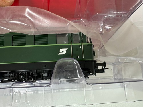 Locomotora eléctrica Rivarossi HR2585 serie 1046 de los Ferrocarriles Federales Austriacos (ÖBB) H0 - Imagen 7 de 8