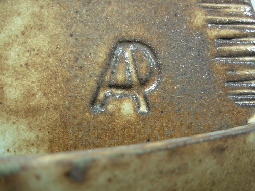 Vintage Pottery Wall Pocket With Maker's Mark AP - Picture 4 of 9