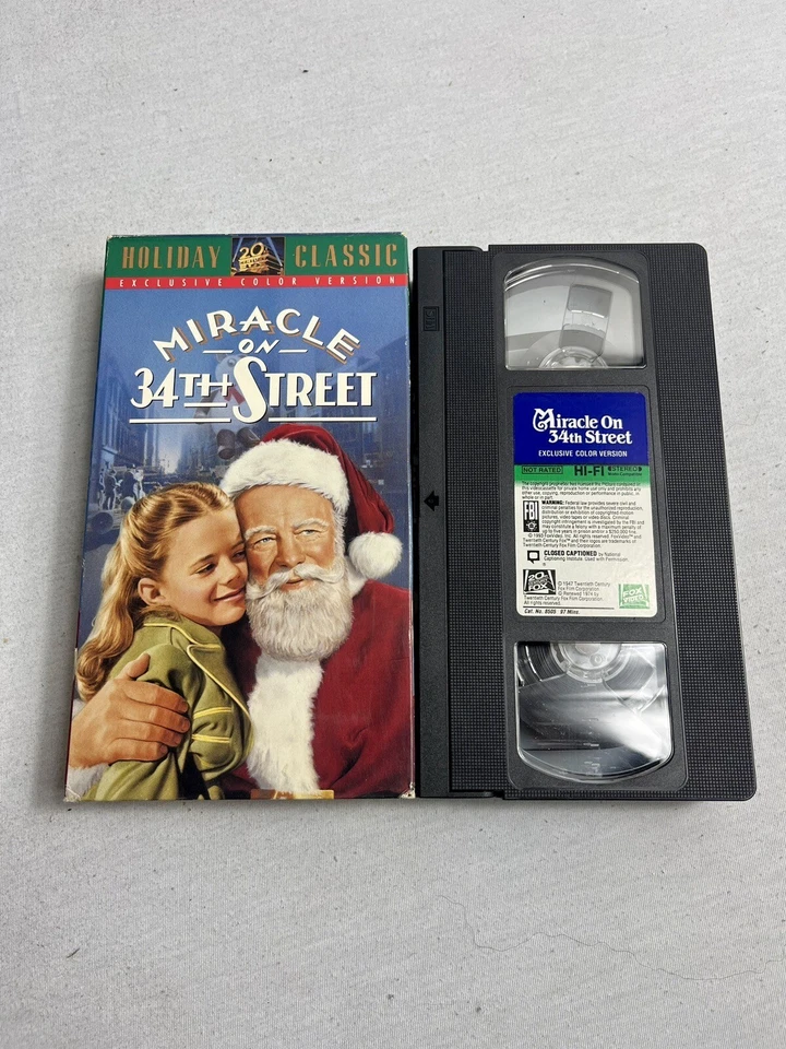 Christmas Movie 4 Lot VHS Tape Wonderful Life Miracle 34th Street One Magic Tree Foto 4 de 4