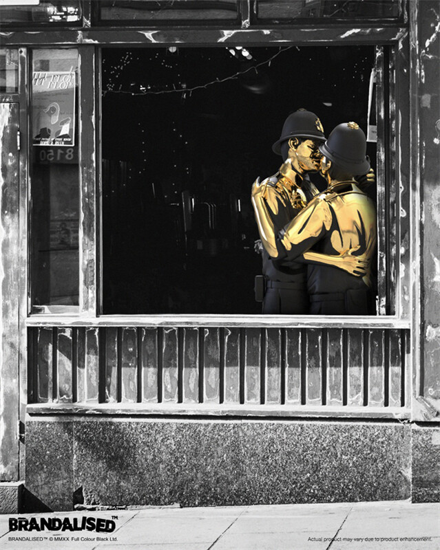 ✨バンクシー/フィギュア・Kissing Coppers Gold Rush✨ Kissing Coppers (Gold Rush Edition) Polystone Statue by