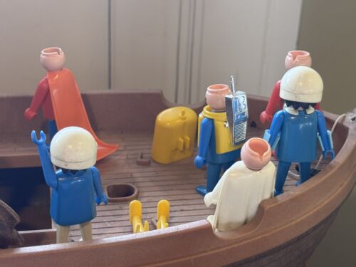 Vintage Playmobil 1980 police Astronaut Command Space Ship Pirate boat figures - Picture 8 of 24