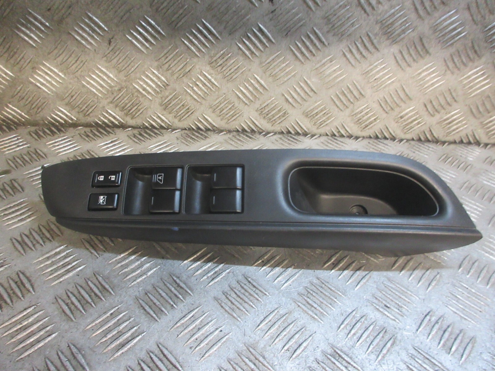 Picture 1 of 3