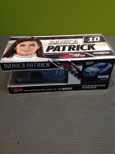 Danica Patrick Action 2017 #10 Nature's Bakery 1:24 Monster Energy NASCAR - Picture 2 of 6