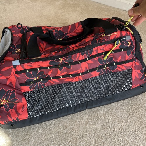 OGIO 35L fitness duffel bag Red/black Floral Brand New! Retails $140! - Picture 4 of 8