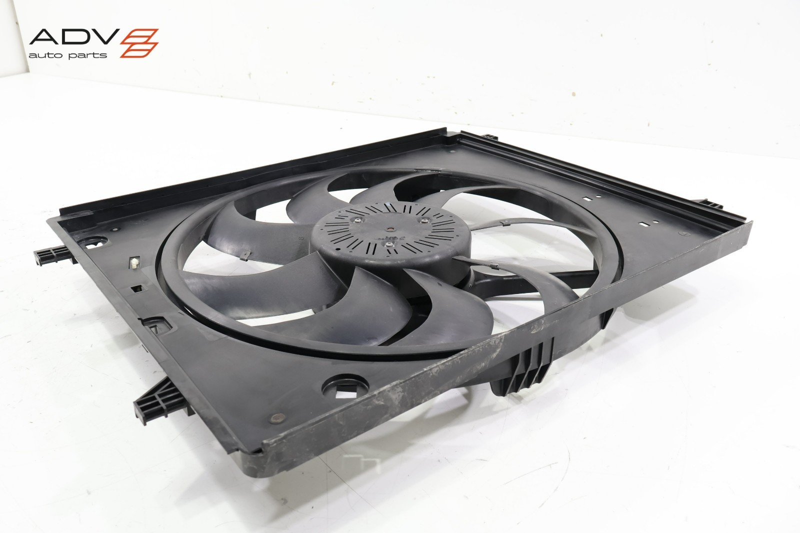 2014 - 2016 MASERATI GHIBLI 3.0L RADIATOR COOLING FAN SHROUD & BLADE & MOTOR OEM