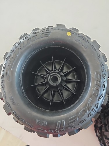 Pro-line Big Joe II tires and F11 Wheels 3.8" 1/2" offset for 17mm 1198-13 - Picture 9 of 12