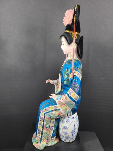 QUALITY CHINESE DOLL AN ELEGANT LADY 13” TALL - Picture 4 of 7