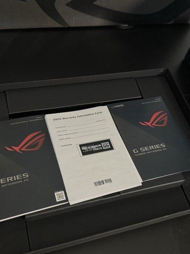 ASUS ROG Zephyrus G16 16" QHD+OLED 240Hz - Intel Ultra 9, 16GB, 1TB, RTX 4070 - Picture 2 of 6