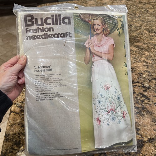 Bucilla Mode Handarbeit Eleganz Hostess Rock Crewel Stickerei Kit 3354 - Bild 1 von 5