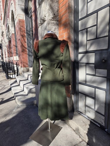 Vtg 1930/ 40s Green Wool Tailored Skirt Suit Mink Collar Cuffs - Picture 5 of 19