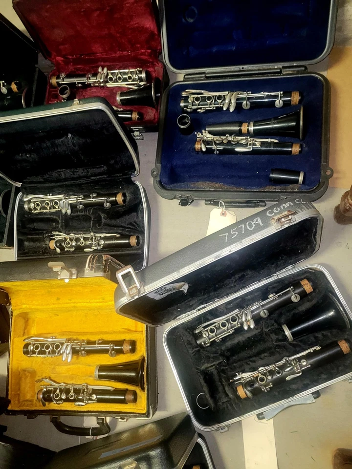 LOTE DE 10 CLARINETE Con Estuche SELMER BUNDY PLÁSTICO ESTUDIANTE Banda Rota para PIEZAS  Foto 4 de 4