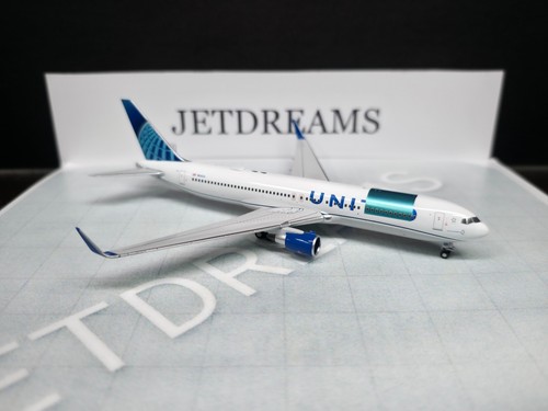 1/400 UNITED AIRLINES BOEING 767-300 19'S COLORS W/ STRUCTURAL REPAIR N641UA NG - Picture 4 of 8