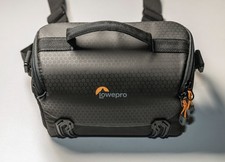 LOWEPRO ADVENTURA GO SH 140 Kameratasche, Schwarz