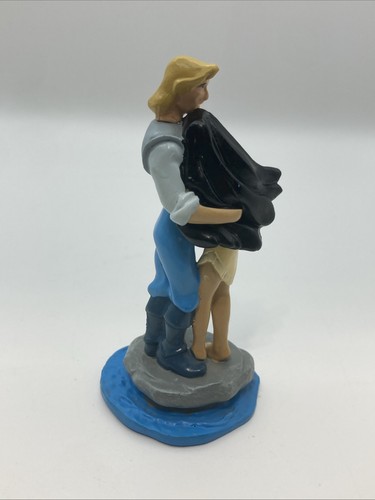 Vintage Disney Store Lil’ Classics Pocahontas & John Smith Figure/Cake Topper - Picture 3 of 7
