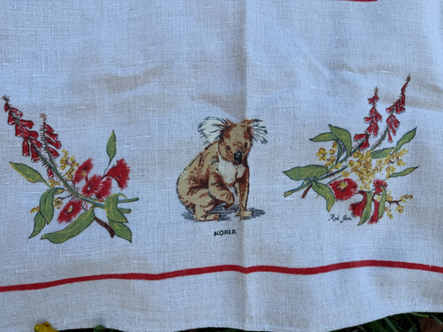 Vintage Tablecloth Australia Melbourne Linen Souvenir Colorful 48"×48" Gorgeous! - Picture 3 of 5