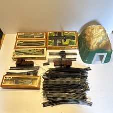 Tyco HO Gauge Mixed Lot Track w/ Operating Crossing Gate, tunnel, decor