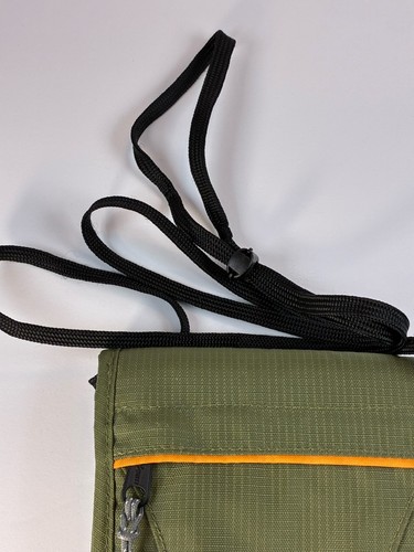 L.L. Cartera bandolera mensajera de nailon Bean senderismo ombligo cremallera caqui verde - Imagen 8 de 14