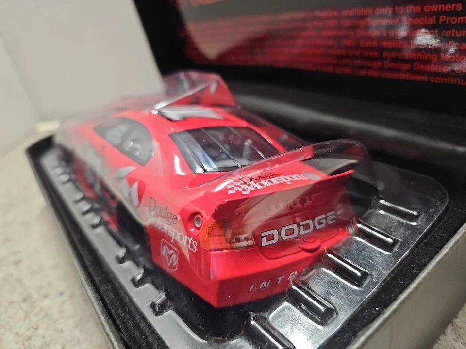 Dodge Dealer '01 Motorsport Intrepid RT 1/24 2000 Racing Champions Your Friendly Foto 3 de 4