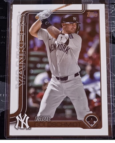 2025 Topps Series 2 #OTB2-17 Paul Goldschmidt *SUPERBOX EXCLUSIVE OVERSIZED CARD - Picture 3 of 3