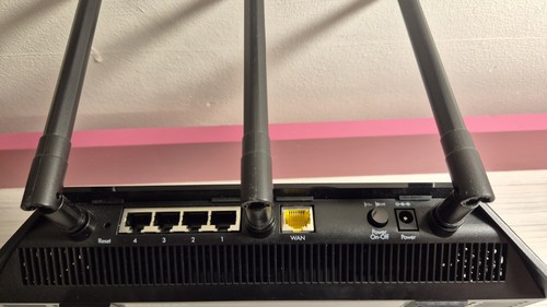 NETGEAR Nighthawk D7000v2 AC1900 Dual Band Gigabit WiFi VDSL/ADSL Modem Router - Zdjęcie 10 z 13