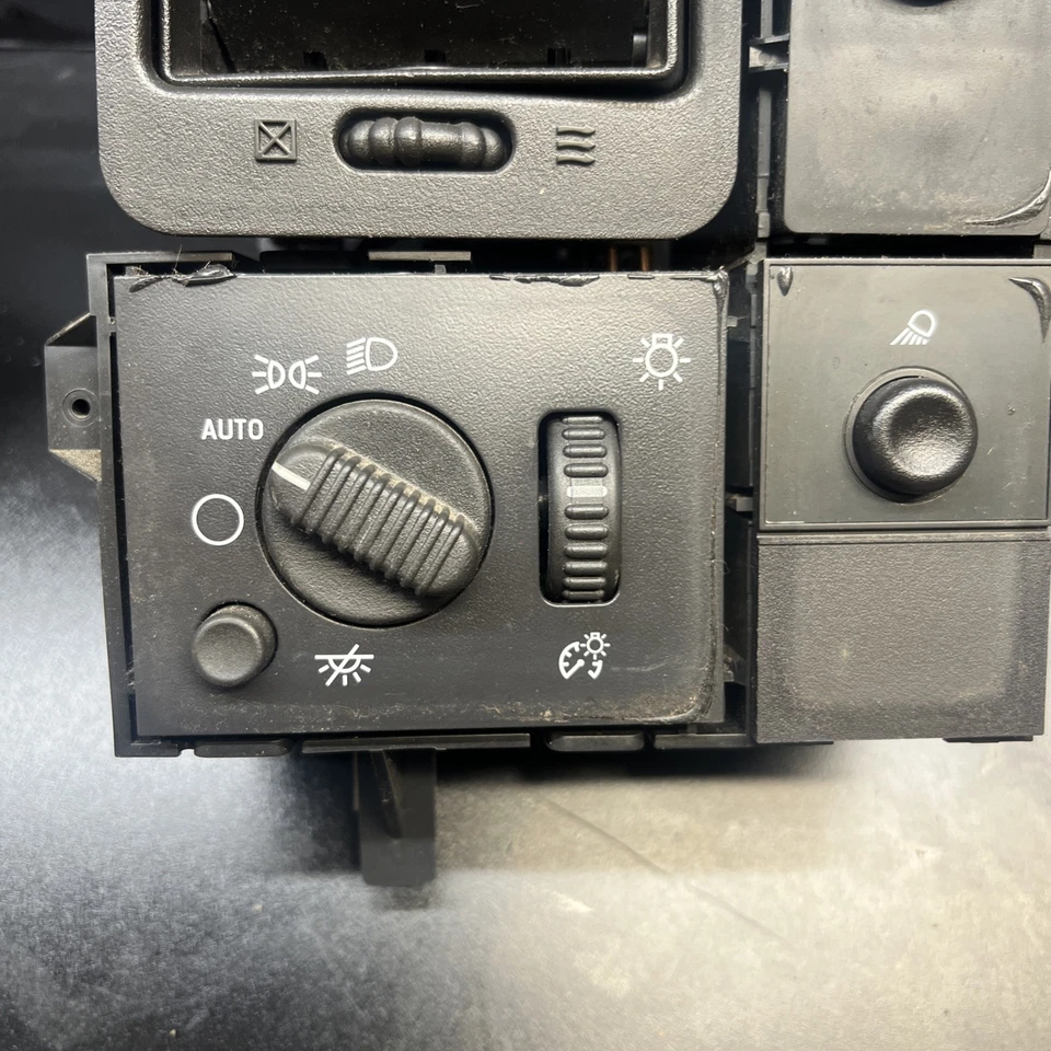 Chevrolet Silverado 1500 2500 3500 2003-2007 interruptor de lámpara de faros regulador OEM Foto 3 de 4