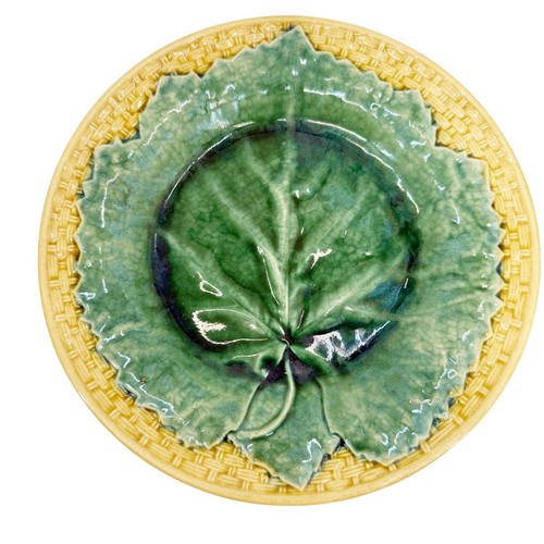 vintage GSH Griffin Smith & Hill green yellow Estruscan Majolica Leaf Plate - Picture 7 of 9