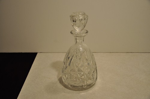 Vintage Decanter Crystal Cut  Etched  Floral  Stopper 8.5 In Tall - Picture 1 of 7