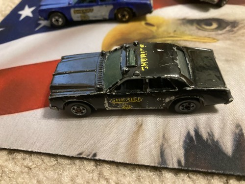 1977 Hot Wheels, Sheriff , Police Taxi, Fire chief, Blue sheriff 5 cars total - Picture 7 of 9