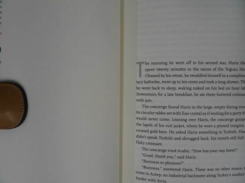 Dark At The Crossing 2017 Elliot Ackerman 1st Edition HC DJ Arab Syria Romance - Picture 6 of 8
