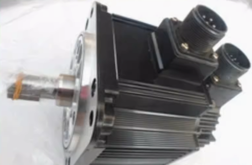NEW YASKAWA SGMDH-06A2A-YR13 AC Servo Motor - Picture 4 of 5