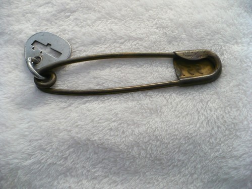 RT- LLAVERO DE HOTEL VINTAGE (PIN DE SEGURIDAD DE ALTA RESISTENCIA DE 5 PULGADAS #551 #35878 - Imagen 6 de 8