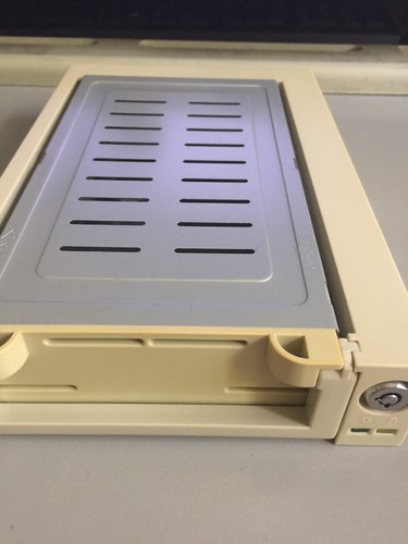 Kingwin KF10 KF-10 Computer PC IDE Hard Drive Removable Mobile Rack, New - Picture 1 of 3