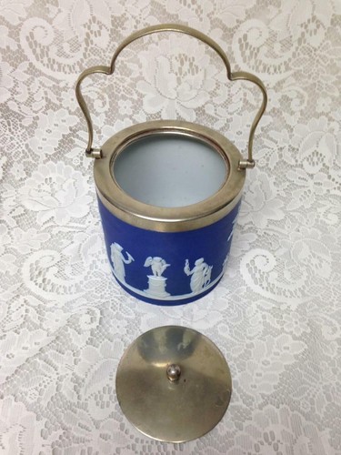 Vintage, Rare, Wegdwood, Jasperware Biscuit Jar 6.5inx5.5in - Picture 5 of 10