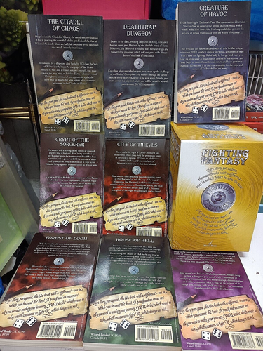 FIGHTING FANTASY BOX YELLOW 8 BOOK GAME LIBROGAME LIVINGSTONE - Imagen 2 de 5