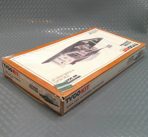 Vintage 1980 Tyco HO Scale Exxon Gas Station Plastic 56pcs Model Kit NEW SEALED - Picture 9 of 12