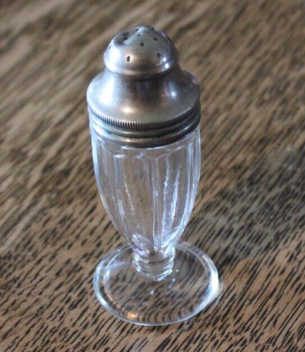 Hazel Atlas Clear Paneled Glass Salt or Pepper Shaker Original Metal Cap 3 3/4" - Picture 5 of 6